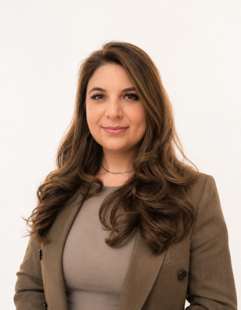Sumeyye Isla Mimaroglu, Senior Associate, professional portrait